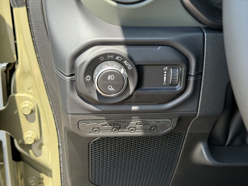 2025 Jeep Gladiator Mojave Crestwood KY
