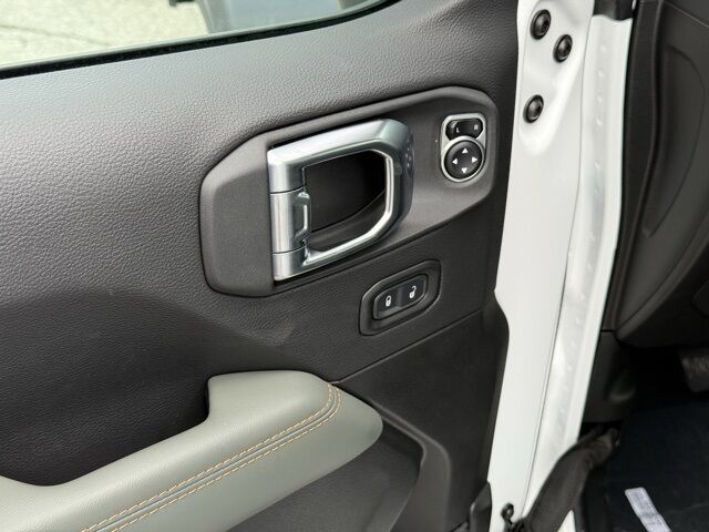 2025 Jeep Gladiator Mojave Crestwood KY