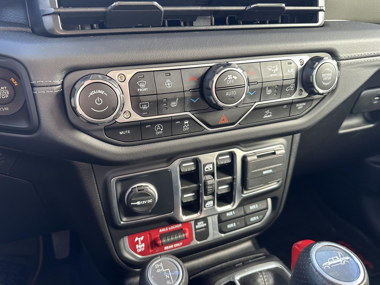 2025 Jeep Gladiator Mojave Redwater AB