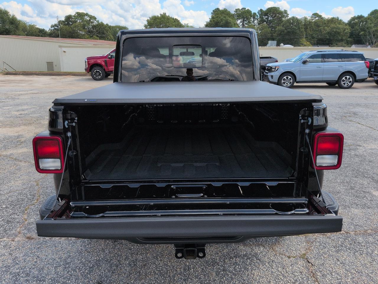 2025 Jeep Gladiator Nighthawk Appleton WI