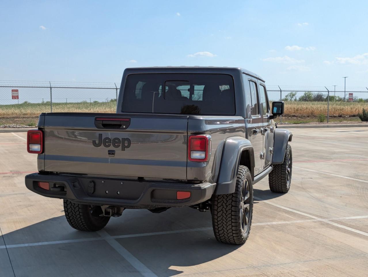 2025 Jeep Gladiator Nighthawk