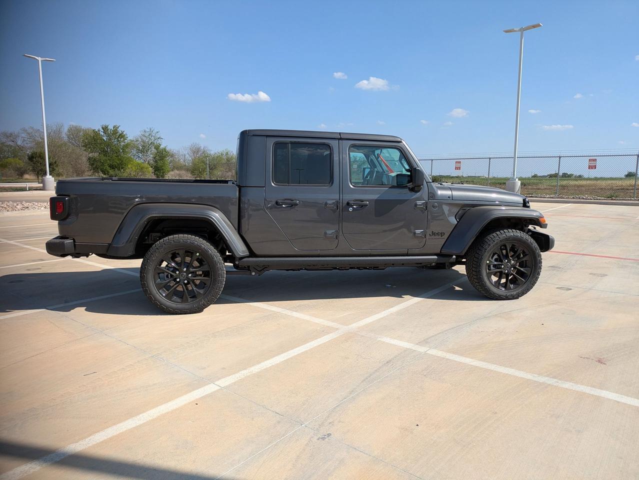 2025 Jeep Gladiator Nighthawk