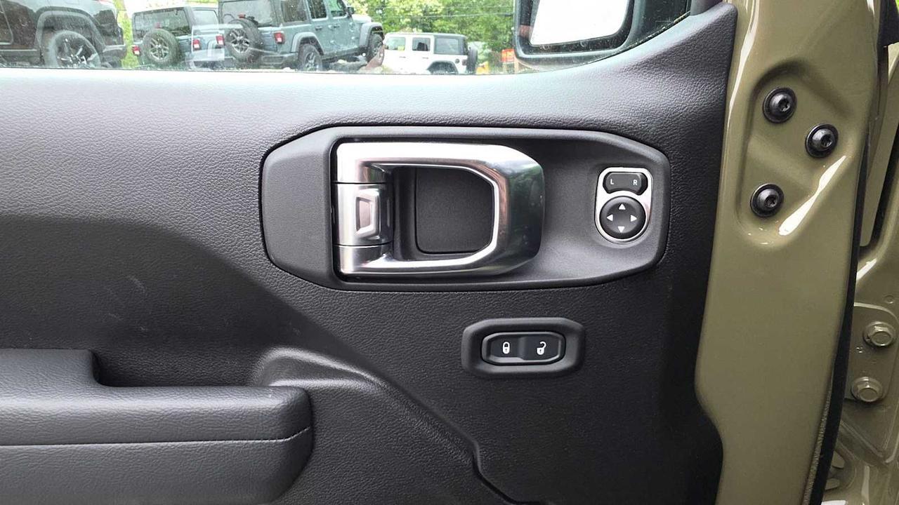 2025 Jeep Gladiator Nighthawk Hudson MA