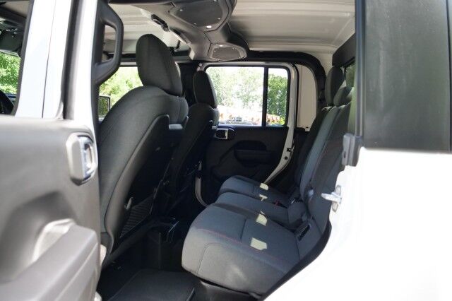2025 Jeep Gladiator Rubicon 4X4 / Convenience Group / Heated Seats! High Point NC