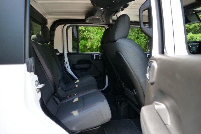 2025 Jeep Gladiator Rubicon 4X4 / Convenience Group / Heated Seats! High Point NC