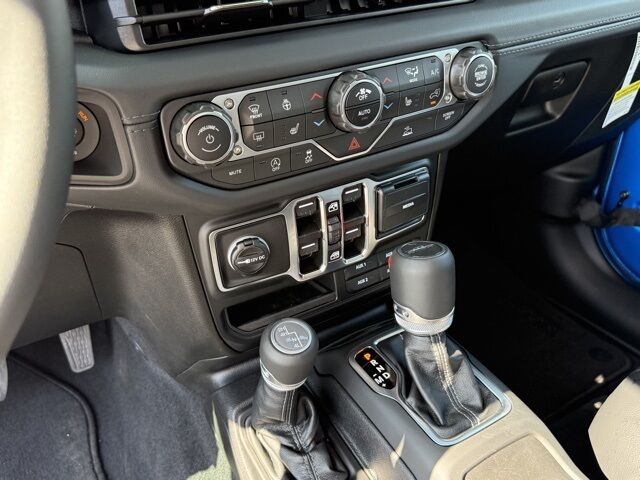 2025 Jeep Gladiator Sport Crestwood KY