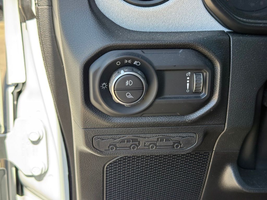 2025 Jeep Gladiator Sport Crestwood KY