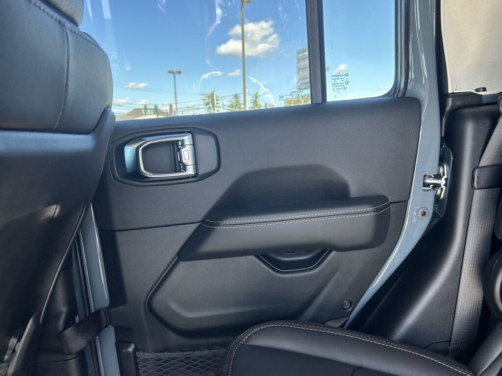2025 Jeep Gladiator Sport Crestwood KY