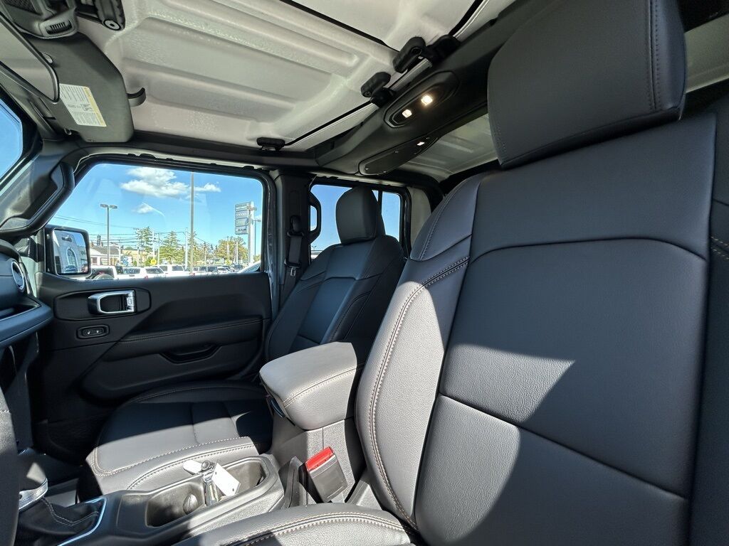 2025 Jeep Gladiator Sport Crestwood KY