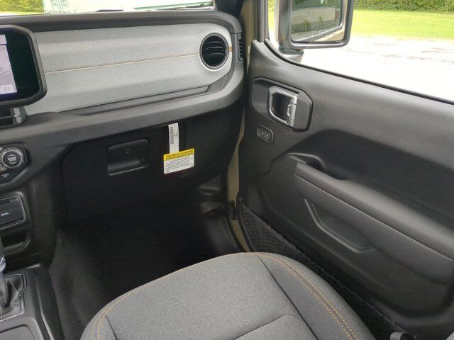 2025 Jeep Gladiator Sport Appleton WI