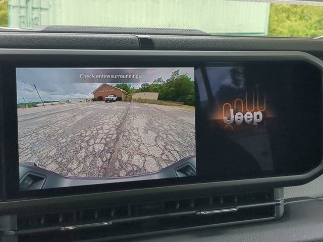 2025 Jeep Gladiator Sport Appleton WI
