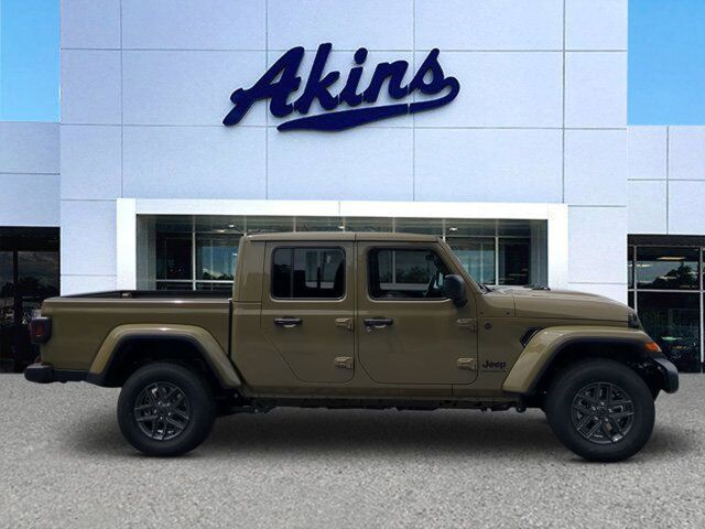 2025 Jeep Gladiator Sport Appleton WI