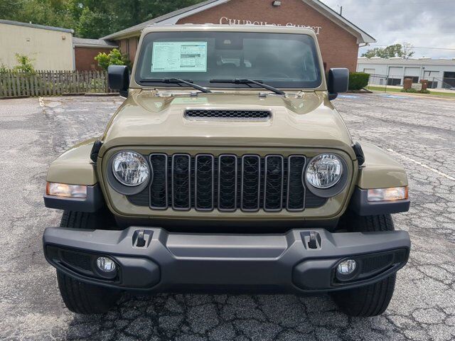2025 Jeep Gladiator Sport Appleton WI