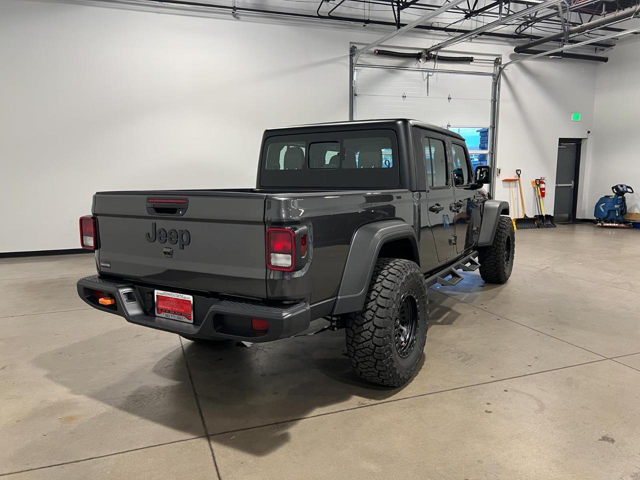 2025 Jeep Gladiator Sport photo 3