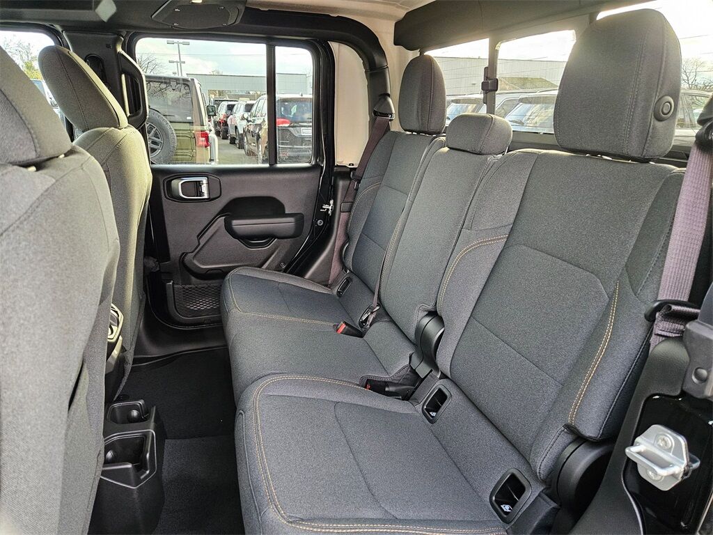 2025 Jeep Gladiator Sport Gresham OR