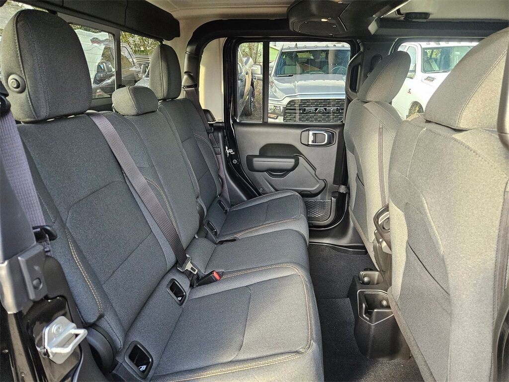 2025 Jeep Gladiator Sport Gresham OR