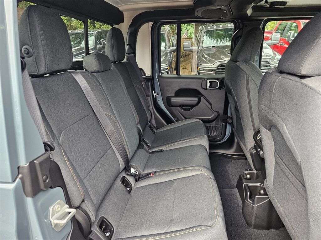 2025 Jeep Gladiator Sport Gresham OR