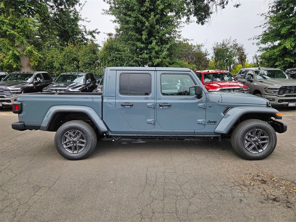 2025 Jeep Gladiator Sport Gresham OR