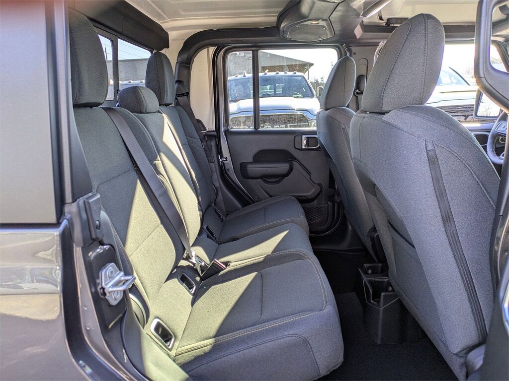 2025 Jeep Gladiator Sport Gresham OR