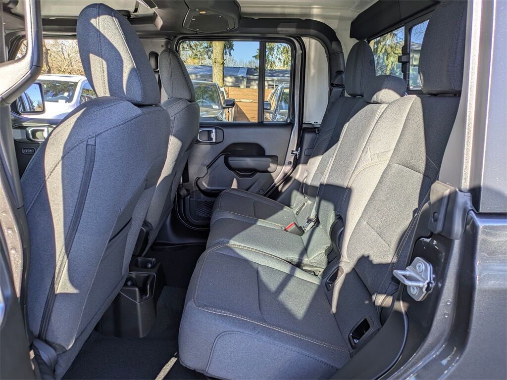 2025 Jeep Gladiator Sport Gresham OR