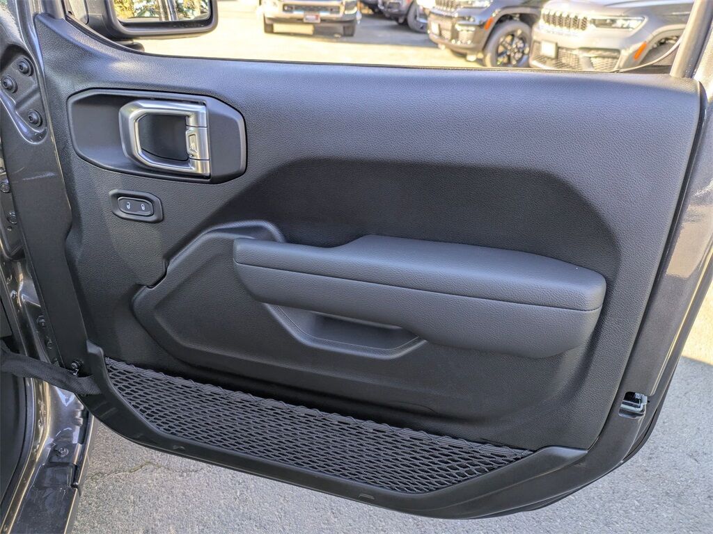 2025 Jeep Gladiator Sport Gresham OR