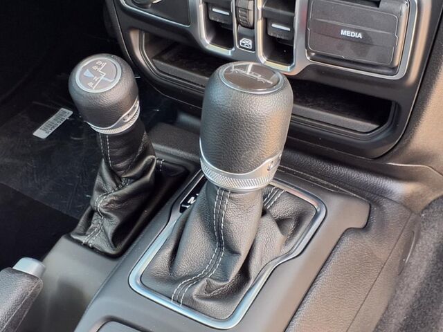 2025 Jeep Gladiator Sport S  TX
