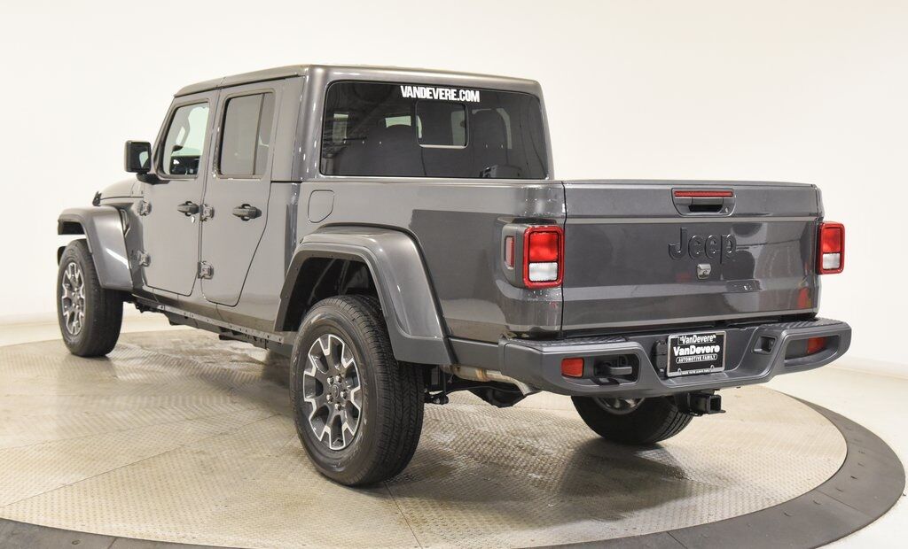 2025 Jeep Gladiator Sport S Akron OH