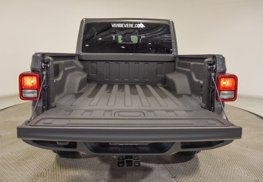 2025 Jeep Gladiator Sport S Akron OH