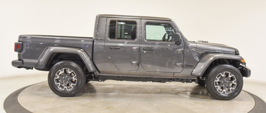 2025 Jeep Gladiator Sport S Akron OH