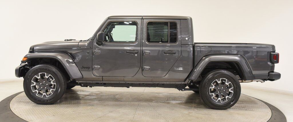 2025 Jeep Gladiator Sport S Akron OH