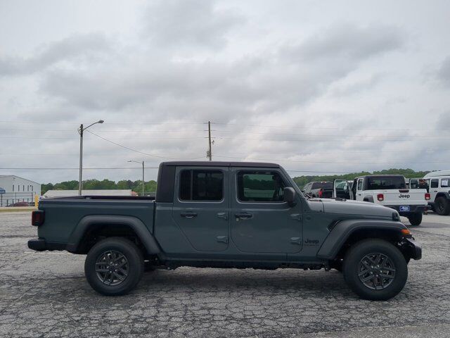 2025 Jeep Gladiator Sport S Appleton WI
