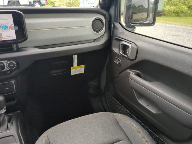 2025 Jeep Gladiator Sport S Appleton WI