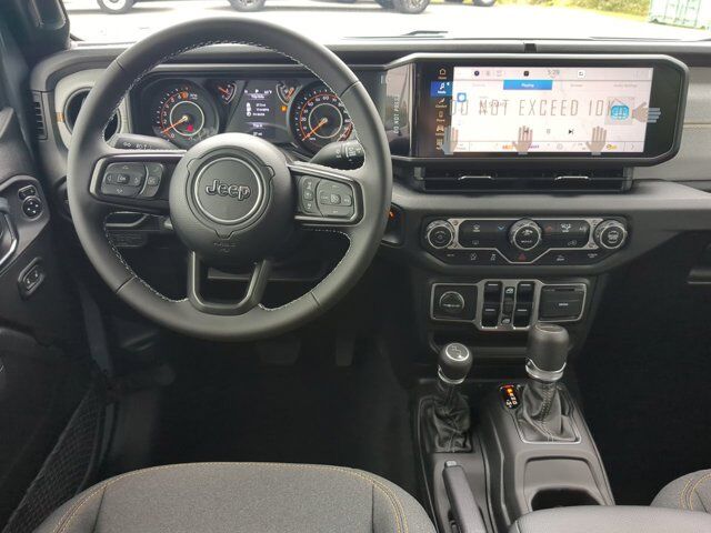 2025 Jeep Gladiator Sport S Appleton WI