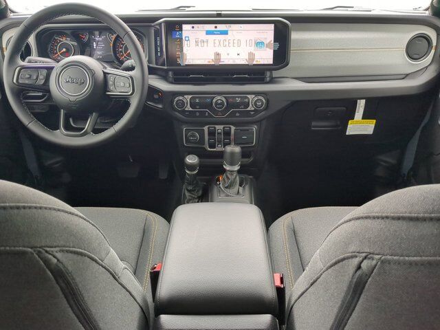 2025 Jeep Gladiator Sport S Appleton WI