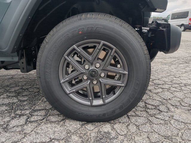 2025 Jeep Gladiator Sport S Appleton WI