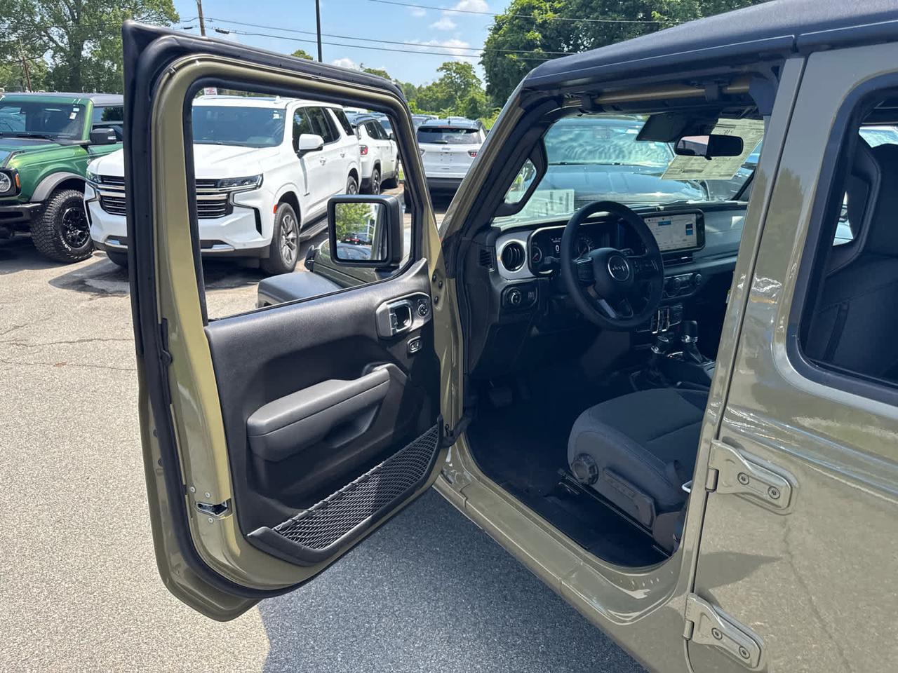 2025 Jeep Gladiator Sport S Dartmouth MA