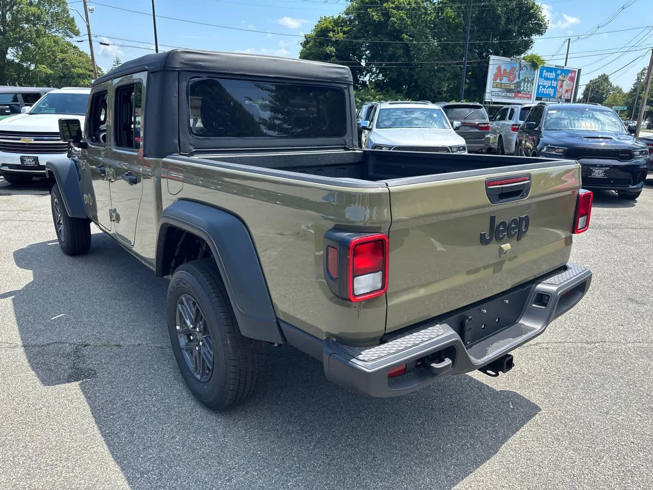 2025 Jeep Gladiator Sport S Dartmouth MA
