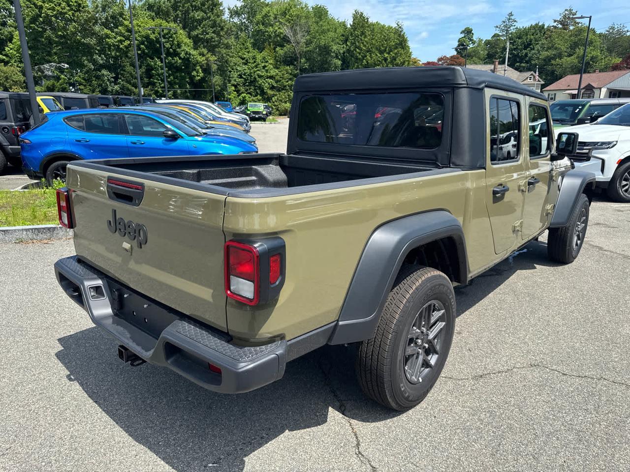 2025 Jeep Gladiator Sport S Dartmouth MA