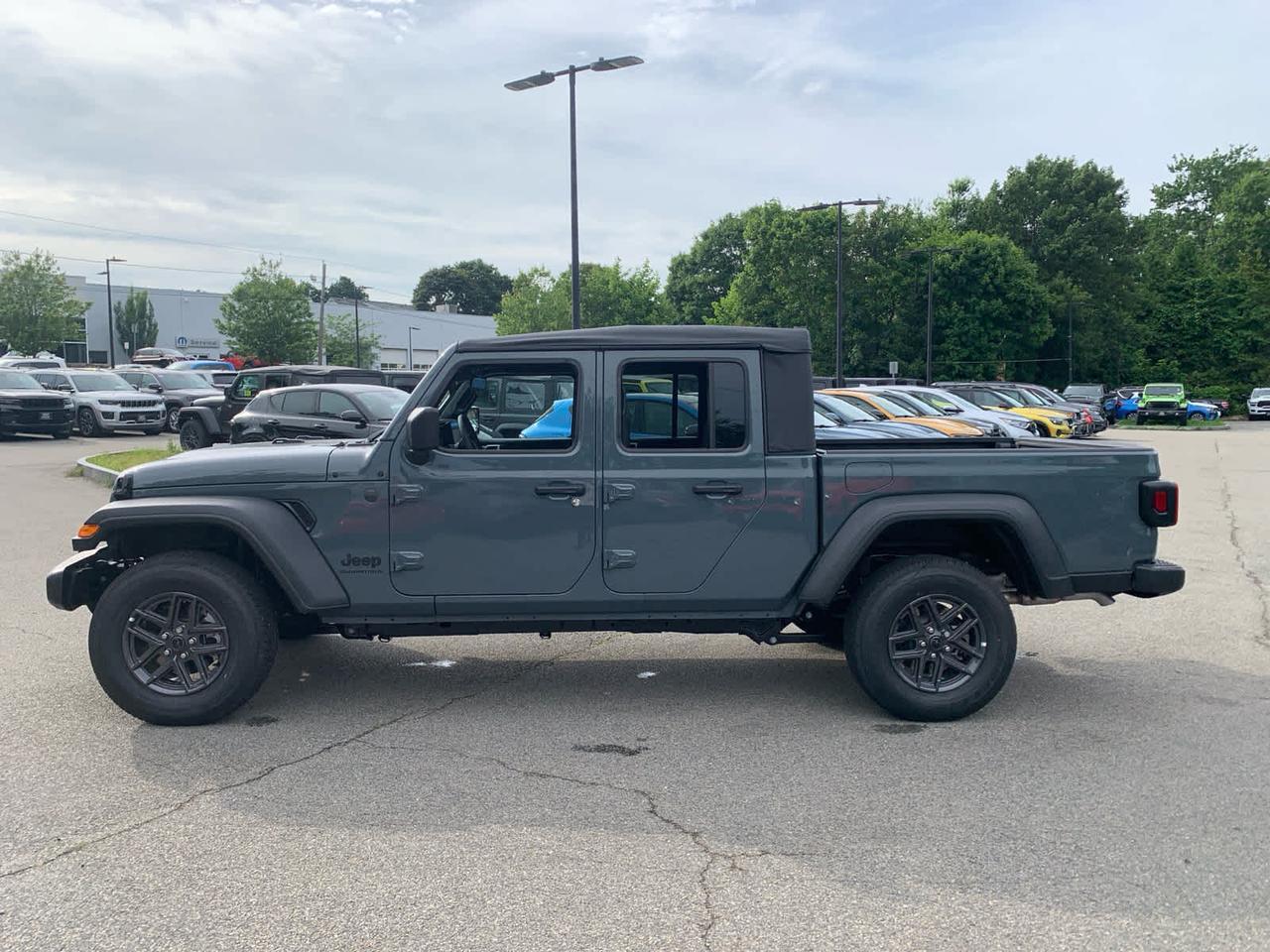 2025 Jeep Gladiator Sport S Dartmouth MA