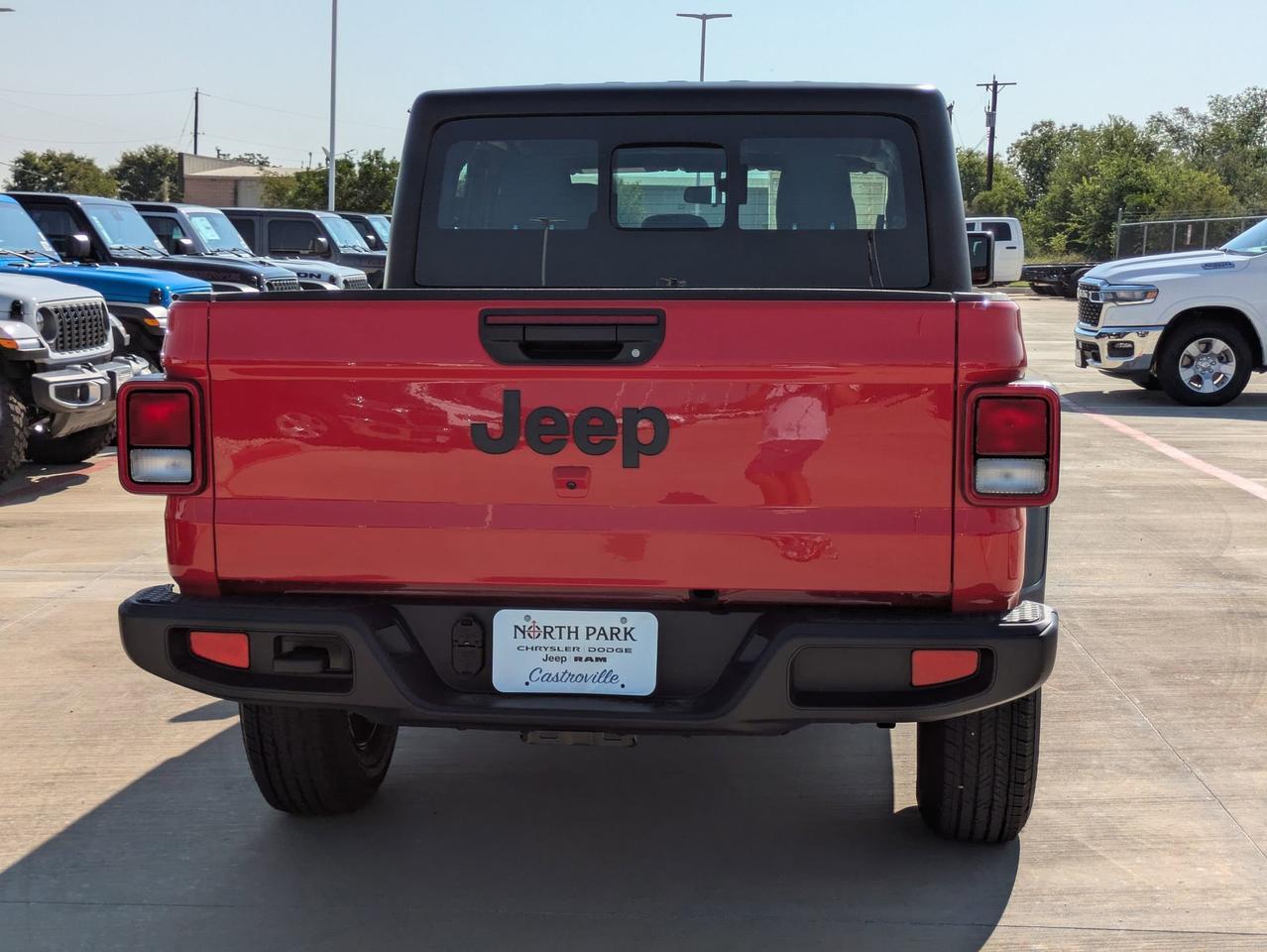 2025 Jeep Gladiator Sport Castroville TX