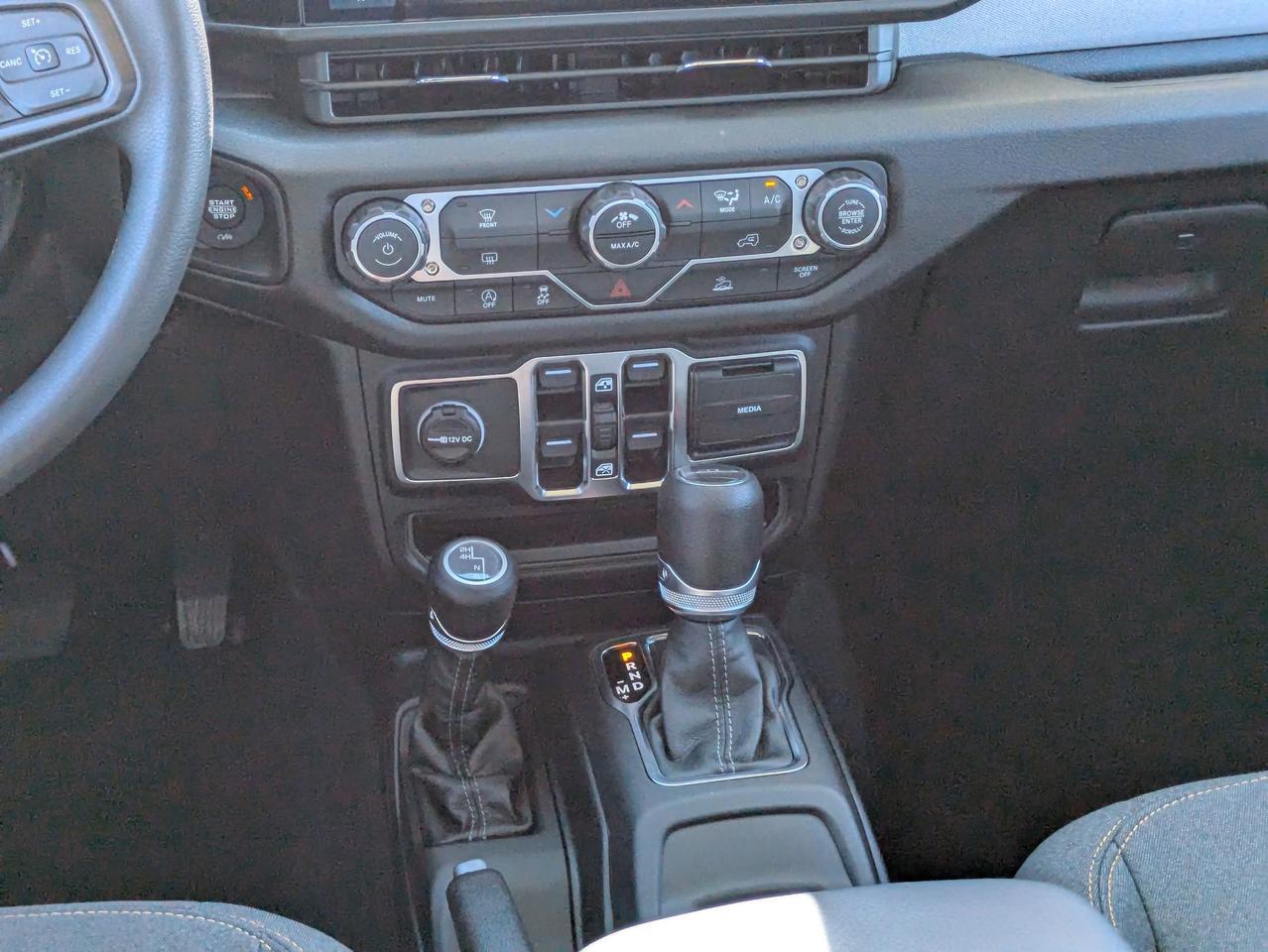 2025 Jeep Gladiator Sport Castroville TX