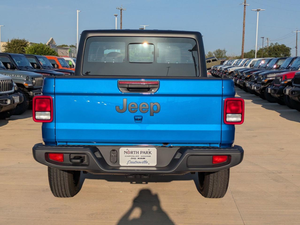 2025 Jeep Gladiator Sport Castroville TX