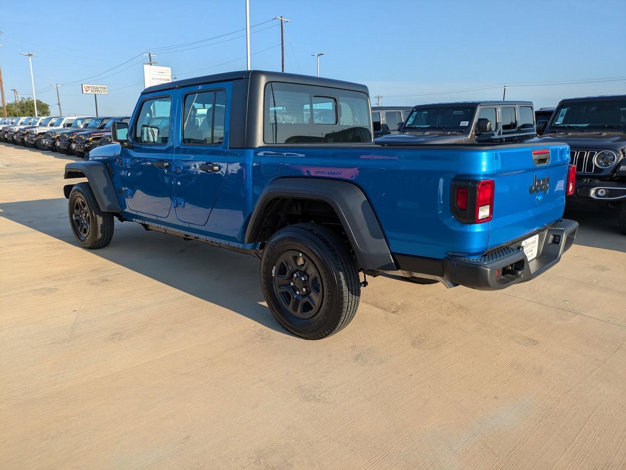 2025 Jeep Gladiator Sport Castroville TX