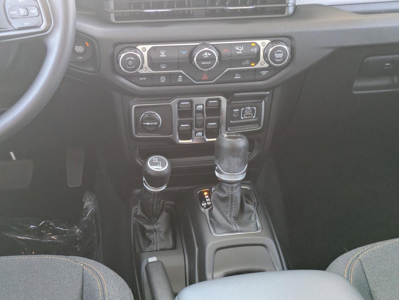 2025 Jeep Gladiator Sport Castroville TX