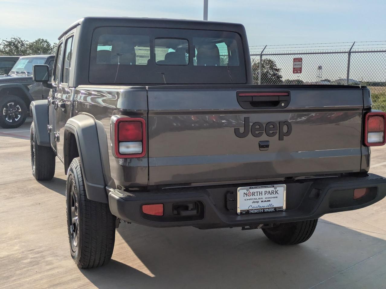 2025 Jeep Gladiator Sport Castroville TX