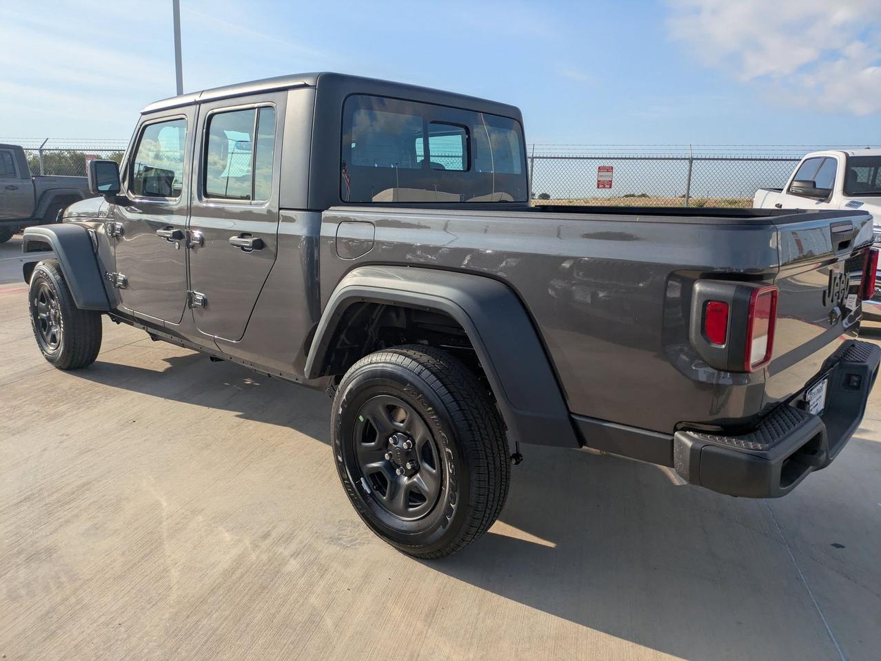 2025 Jeep Gladiator Sport Castroville TX