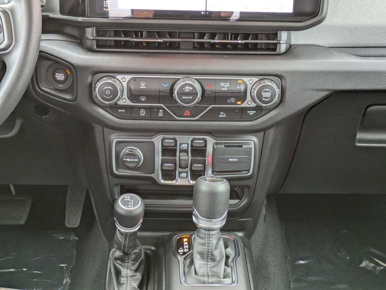 2025 Jeep Gladiator Sport Castroville TX