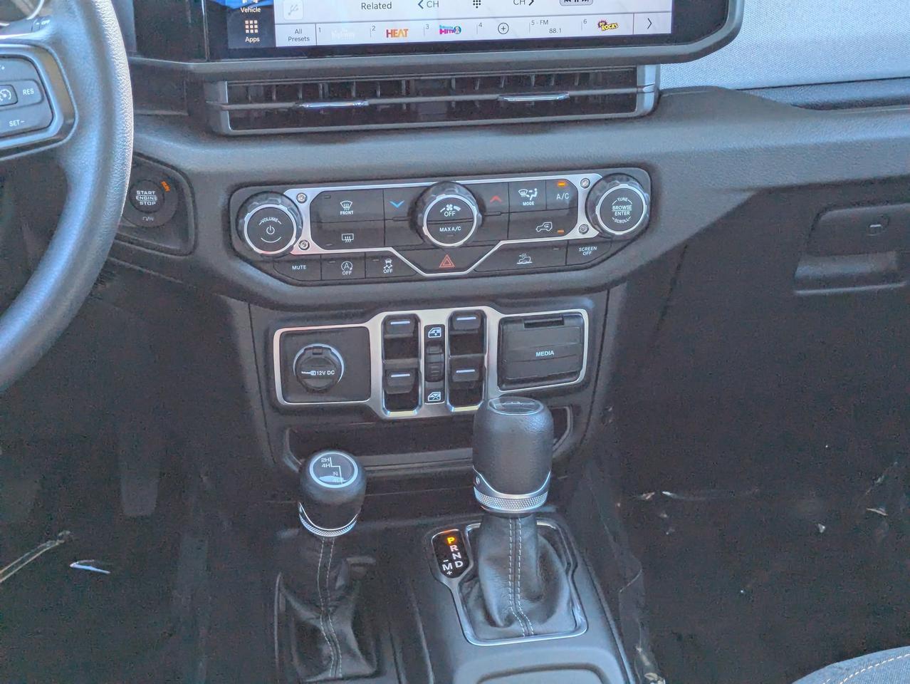 2025 Jeep Gladiator Sport Castroville TX