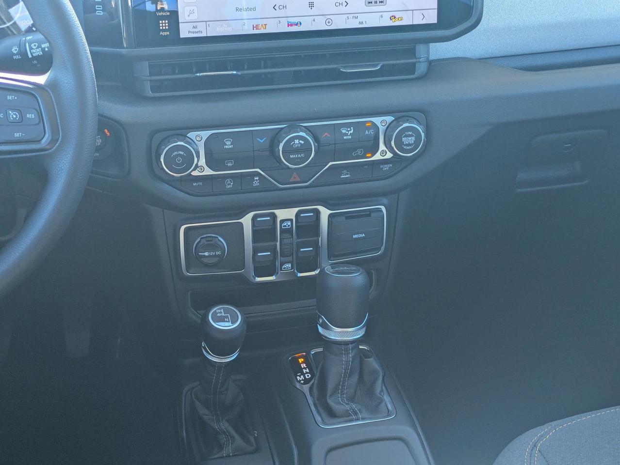 2025 Jeep Gladiator Sport Castroville TX
