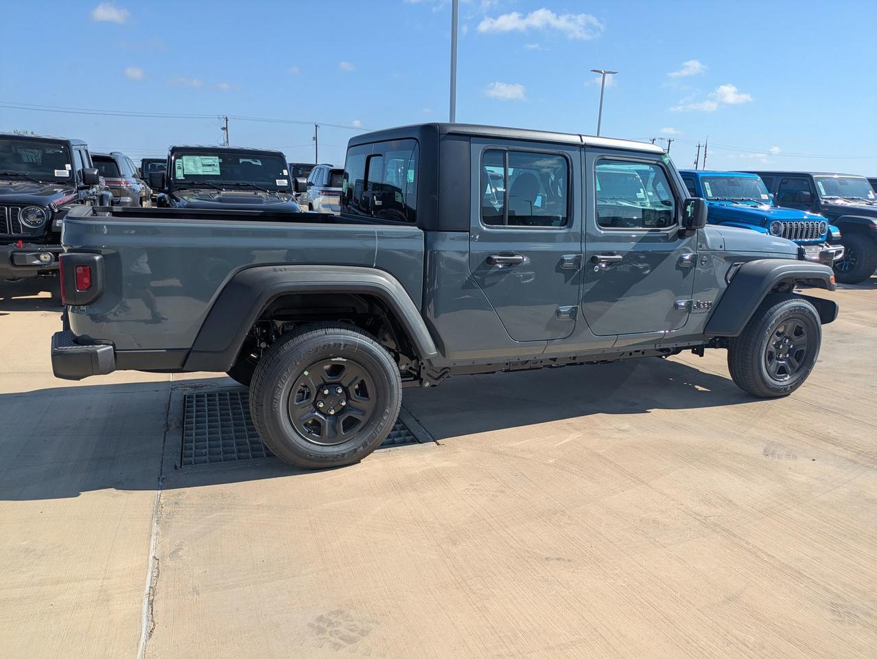 2025 Jeep Gladiator Sport Castroville TX